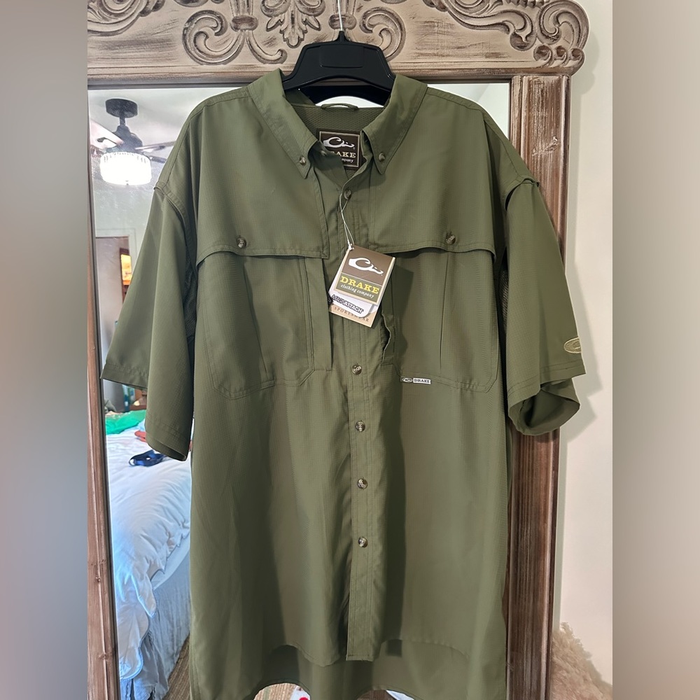 Drake short sleeve button down with vent back